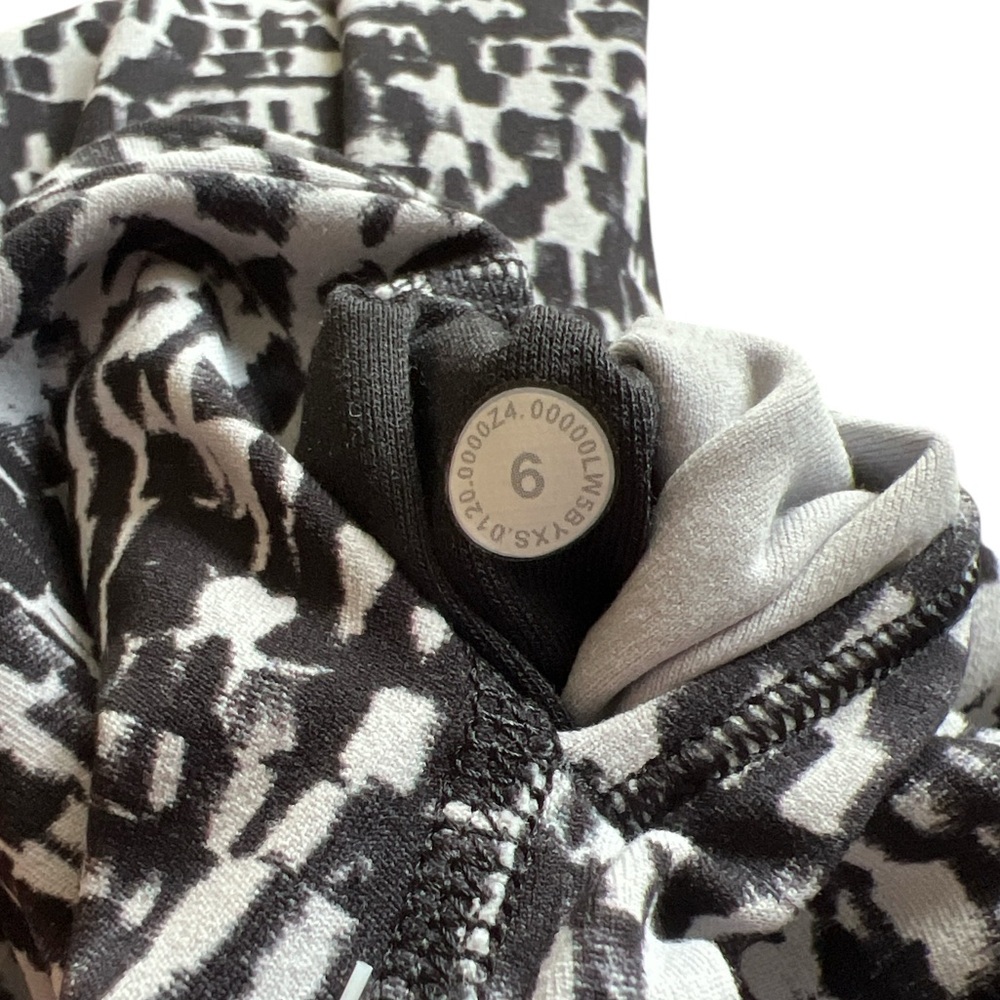 lululemon Align HR Pant 25” Urban Block Ice Grey Black Size 6 W5BYXS - Picture 7 of 8